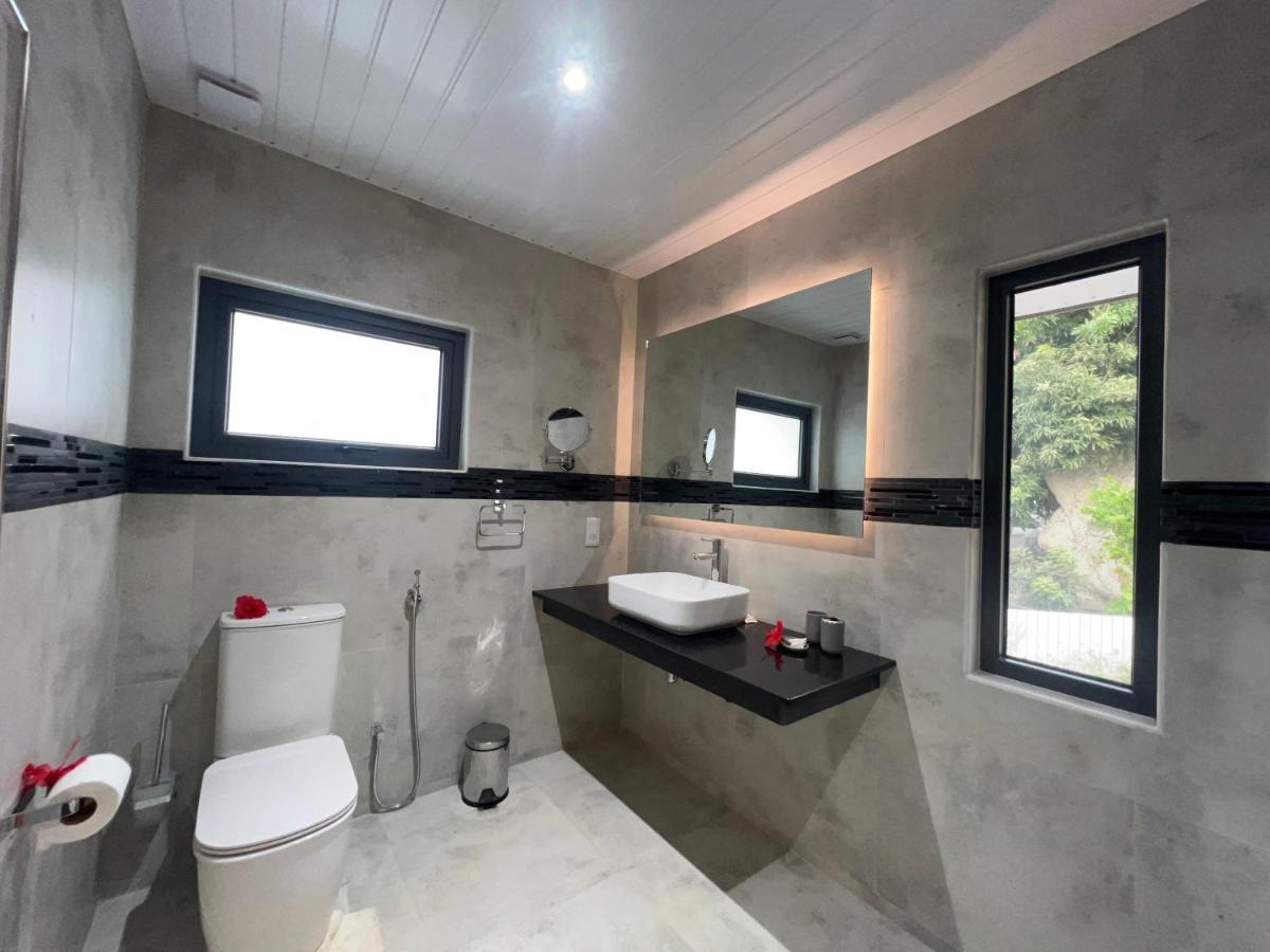 Le Port Guest House Baie Sainte Anne Luaran gambar