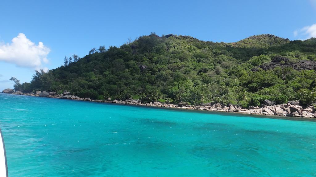 Le Port Guest House Baie Sainte Anne Luaran gambar