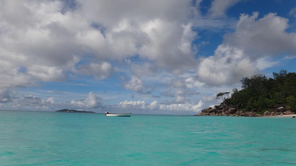 Le Port Guest House Baie Sainte Anne Luaran gambar